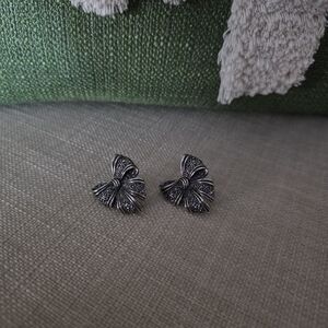1990 Vintage Avon Pretty Bow Earrings